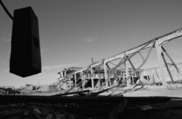 Reportage photo noir et blanc sur un camp de concentration au Chili