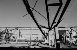 Reportage photo noir et blanc sur un camp de concentration au Chili