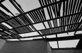 Reportage photo noir et blanc sur un camp de concentration au Chili