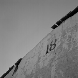 Reportage photo noir et blanc sur un camp de concentration au Chili