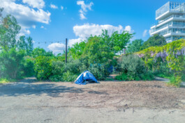 Reportage photo sur les sans domicile fixe au quai des berges à Bordeaux