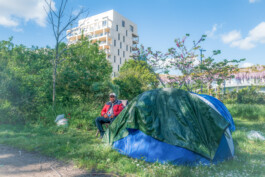Reportage photo sur les sans domicile fixe au quai des berges à Bordeaux