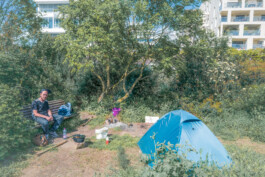 Reportage photo sur les sans domicile fixe au quai des berges à Bordeaux