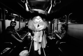 Reportage photo noir et blanc sur les sans domicile fixe vivant dans le métro Parisien. 